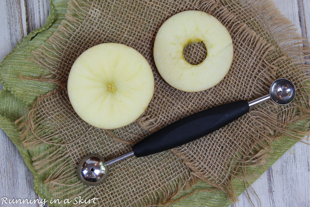 Process photo showing how to cut the apple.