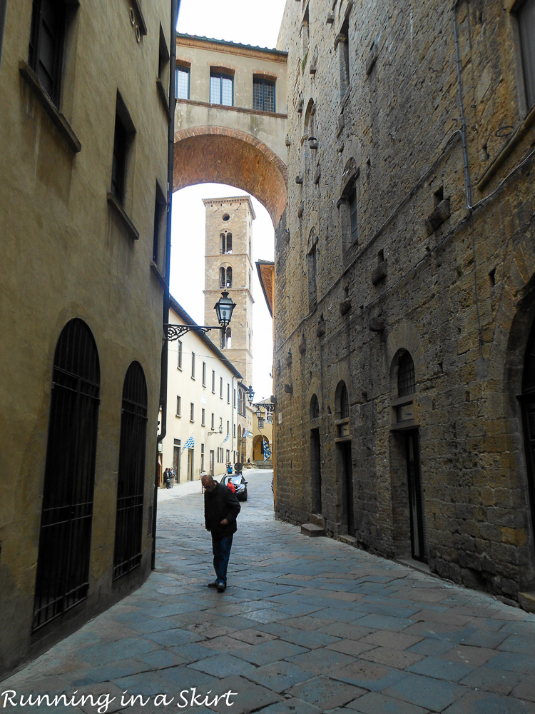 Touring the Tuscan Hill Towns by car. Where to go, and what to do, see & eat! / Running in a Skirt