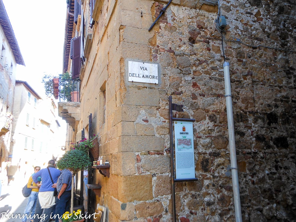 Touring the Tuscan Hill Towns by car. Where to go, and what to do, see & eat! / Running in a Skirt