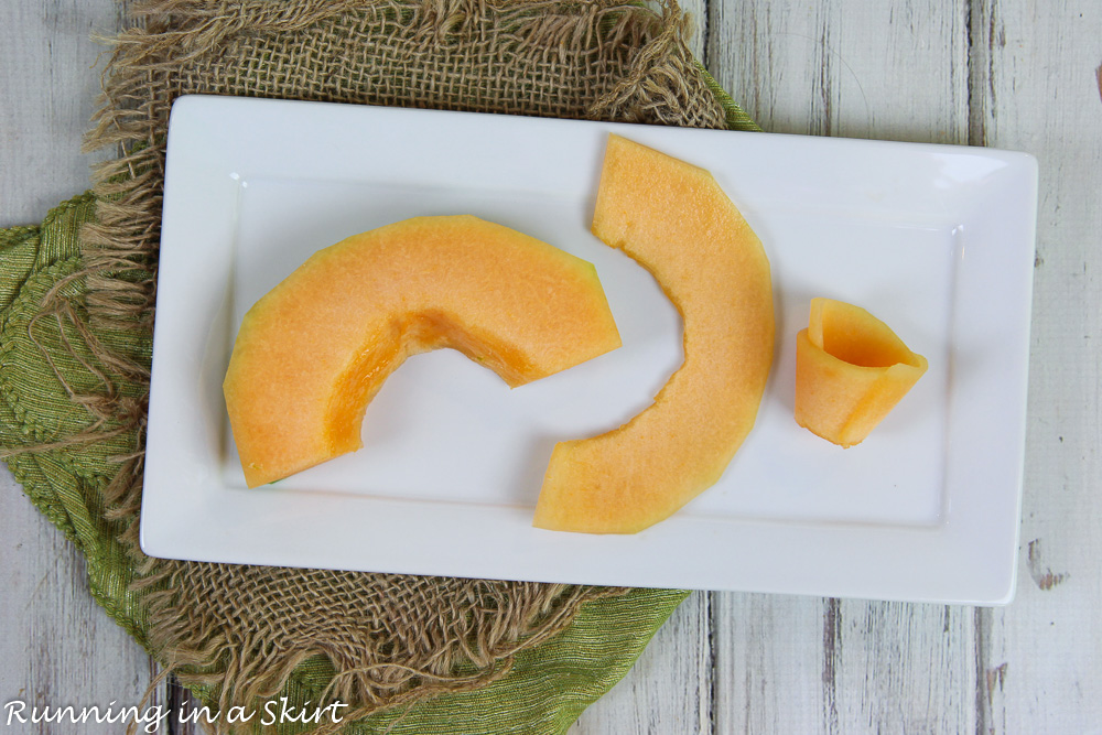 Process photos showing how to cut the cantaloupe. 