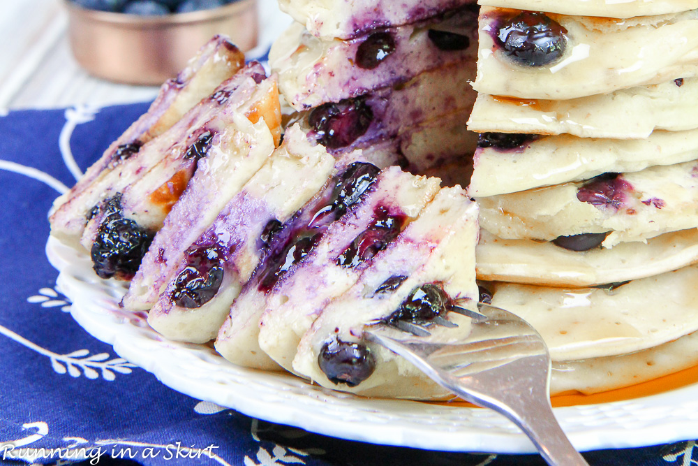 Greek Yogurt Blueberry Pancakes recipe / Running in a Skirt