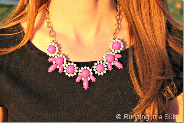 colored-jeans-necklace