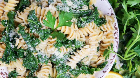 Healthy & Easy Kale Pasta recipe / Running in a Skirt