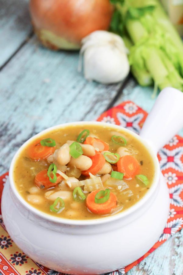 Crock Pot Vegetarian White Bean Soup