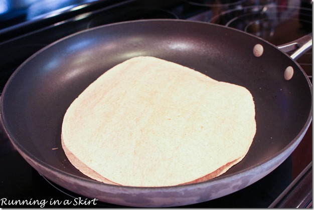 Black Bean Quesadilla with Avocado / A healthy Mexican food treat! Super easy to make.