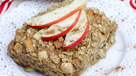 apple cinnamon baked oatmeal recipe / Running in a Skirt