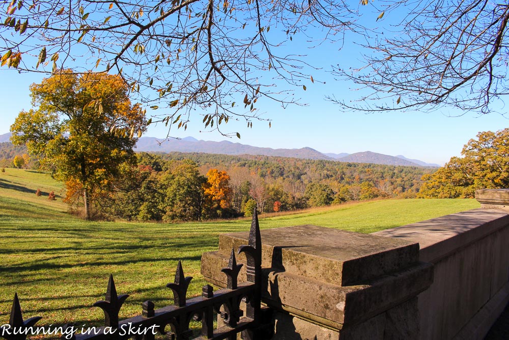 Biltmore Estate Gardens Fall - See gorgeous mums and stunning fall leaves!/ Running in a Skirt