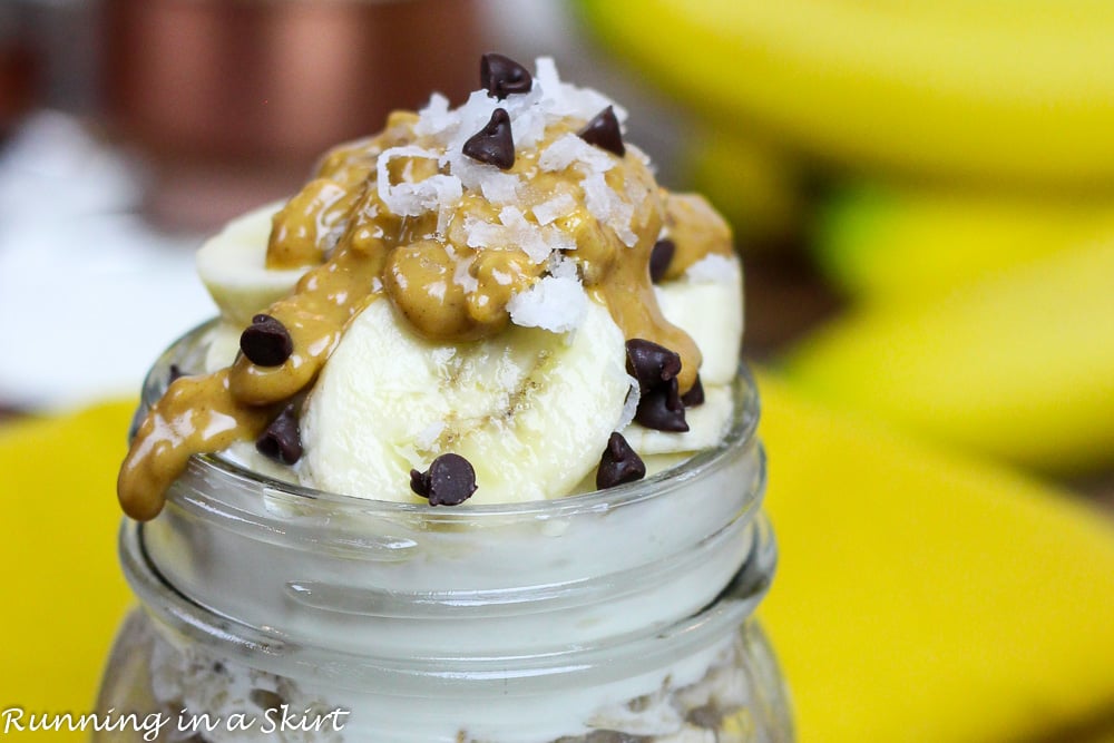 Peanut Butter Chunky Monkey Overnight Oats recipe, healthy and easy breakfast with peanut butter/ Running in a Skirt #SpreadtheMagic