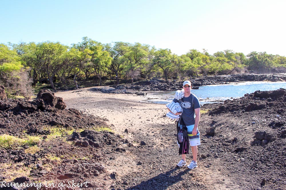 Best Maui Hikes - past La Perouse Bay hike to black, white and green sand beach called Keawanaku./ Running in a Skirt