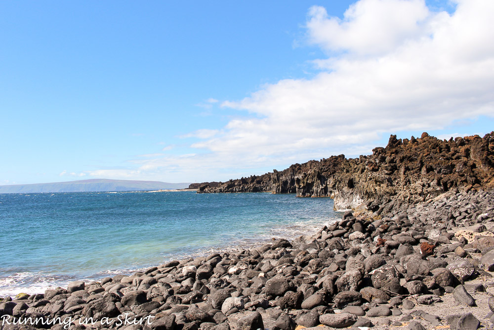 Best Maui Hikes - past La Perouse Bay hike to black, white and green sand beach called Keawanaku./ Running in a Skirt