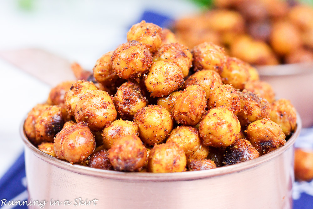 BBQ Roasted Chickpeas -easy, clean eating, healthy snack / Running in a Skirt