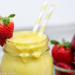 Healthy Strawberry and Mango Smoothie Recipe - healthy and vegan/ Running in a Skirt