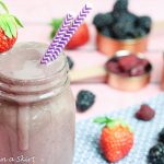 Triple Berry Smoothie Recipe - healthy smoothie perfect for breakfast or snack. Uses almond milk, banana and blueberry, raspberry, strawberry and spinach. / Running in a Skirt