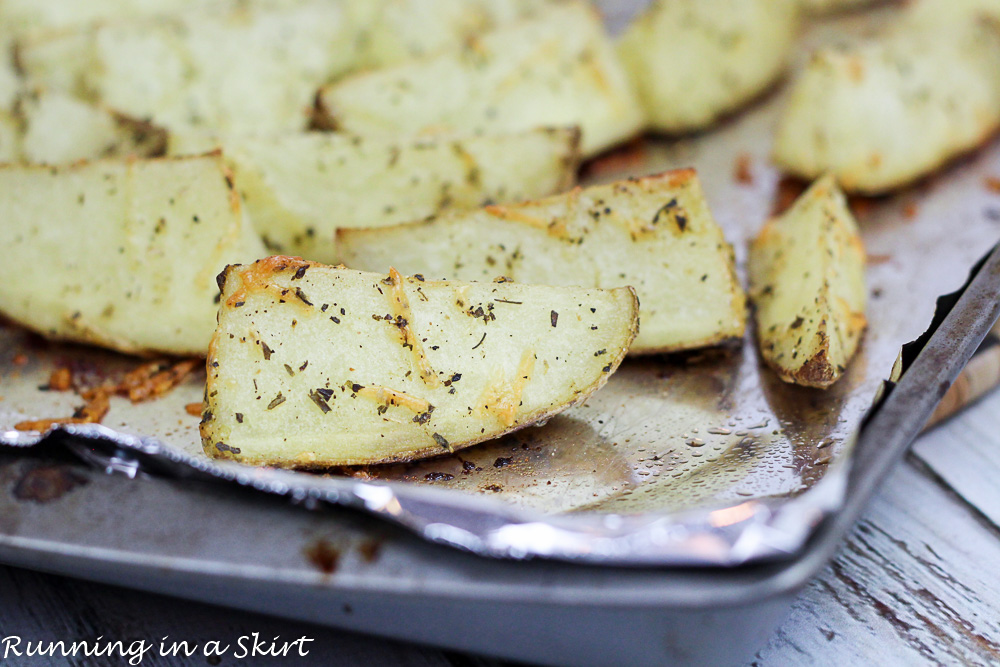 Healthy, Oven Baked Parmesan Garlic Potato Wedges Recipe / Running in a Skirt