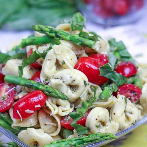 Easy Pesto Tortellini Salad with Asparagus only 5 Ingredients!