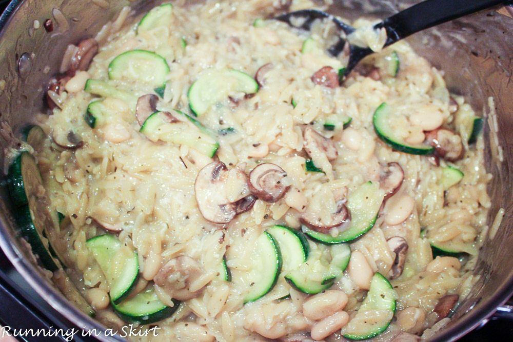 15 Minute One Pot Mushroom Orzo- healthy, easy and hearty vegetarian meal./ Running in a Skirt