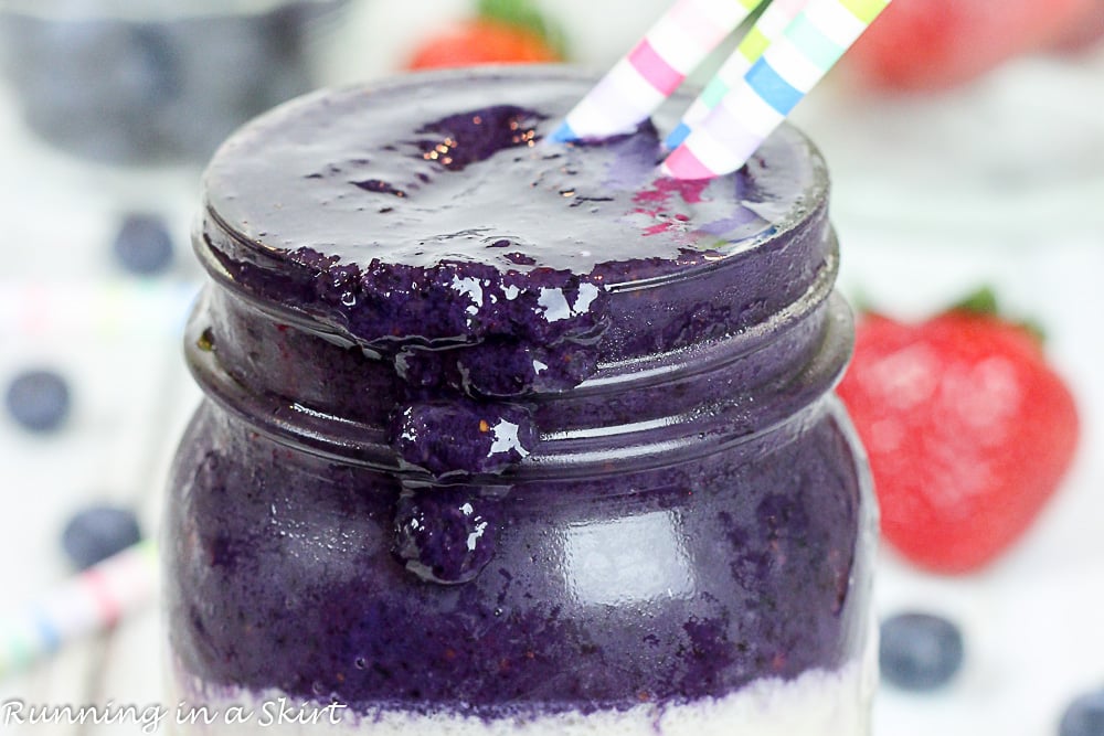 Berrylicious Layered Smoothie- fun healthy smoothie idea / Running in a Skirt