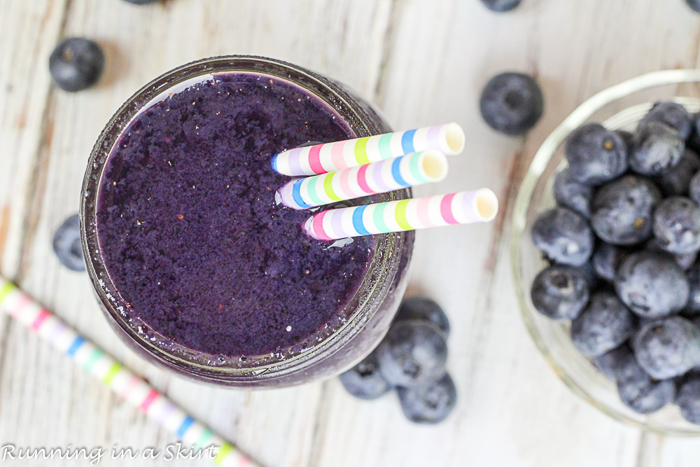 Berrylicious Layered Smoothie- fun healthy smoothie idea / Running in a Skirt