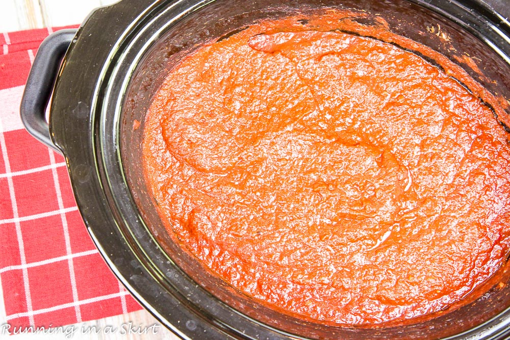 Easy Crock Pot Marinara Sauce recipe / Running in a Skirt