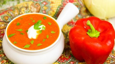 Healthy Creamy Crock Pot Red Pepper Soup recipe / Running in a Skirt