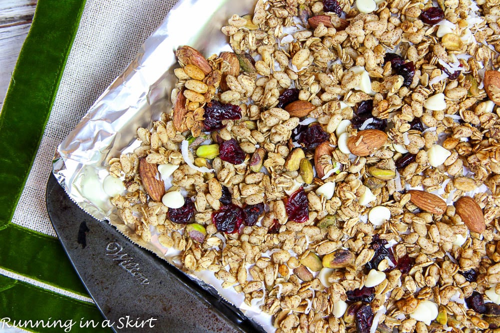 Healthy Crock Pot Christmas Granola recipe / Running in a Skirt