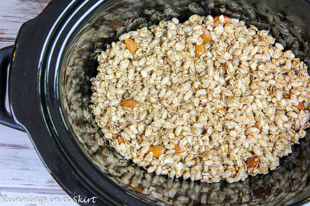 Healthy Crock Pot Christmas Granola recipe / Running in a Skirt