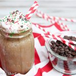 Healthy Peppermint Chocolate Smoothie recipe / Running in a Skirt