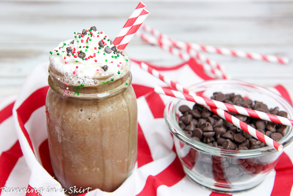 Healthy Peppermint Chocolate Smoothie recipe / Running in a Skirt