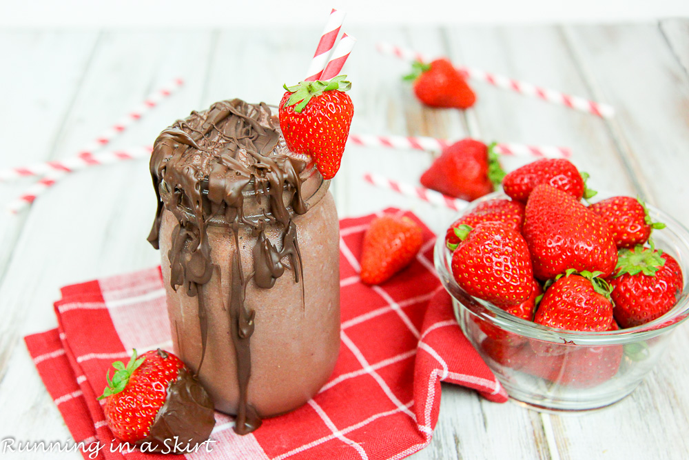 Chocolate Covered Strawberry Smoothie recipe / Running in a Skirt