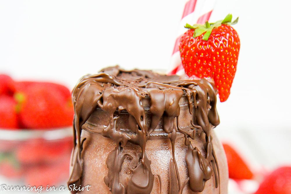 Chocolate Covered Strawberry Smoothie recipe / Running in a Skirt