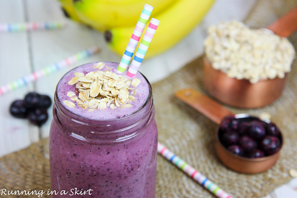 Healthy Blueberry Oatmeal Smoothie recipe / Running in a Skirt