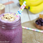 Healthy Blueberry Oatmeal Smoothie recipe / Running in a Skirt