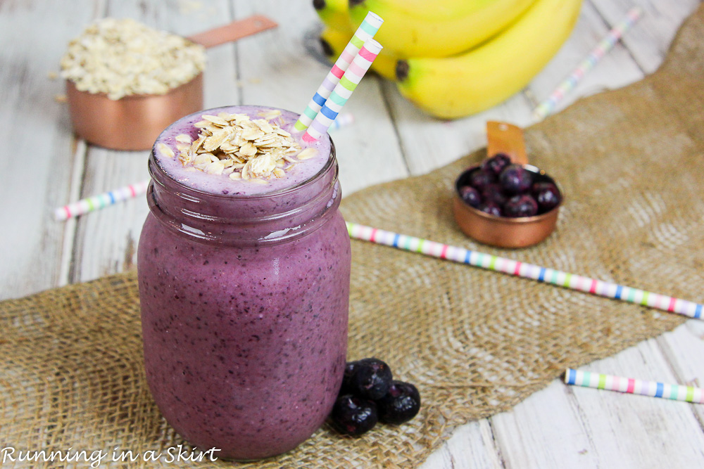 Healthy Blueberry Oatmeal Smoothie recipe / Running in a Skirt