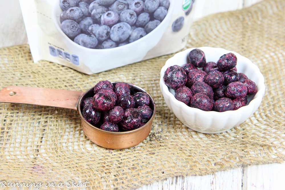 Healthy Blueberry Oatmeal Smoothie recipe / Running in a Skirt