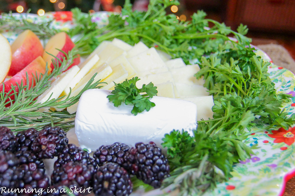 Last Minute 5 Minute Holiday Cheese Platter / Running in a Skirt