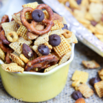 Healthy Crock Pot Chex Mix -- Honey Nut & Dark Chocolate Chex Mix / Running in a Skirt