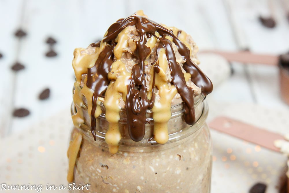 Healthy Peanut Butter Cup Overnight Oats recipe / Running in a Skirt