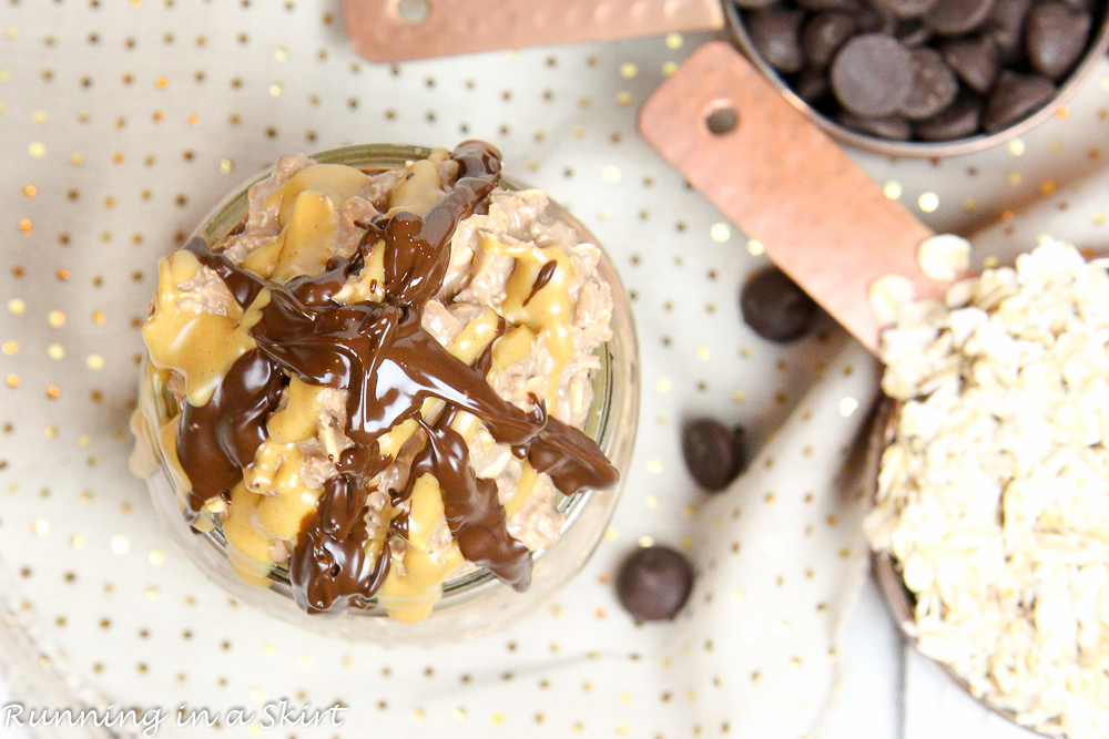 Healthy Peanut Butter Cup Overnight Oats recipe / Running in a Skirt