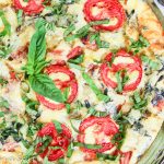 Easy Caprese Vegetarian Crustless Quiche recipe / Running in a Skirt