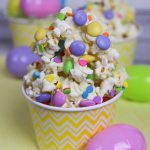 White Chocolate Easter Popcorn recipe / Running in a Skirt