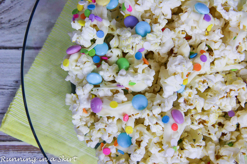 White Chocolate Easter Popcorn recipe / Running in a Skirt