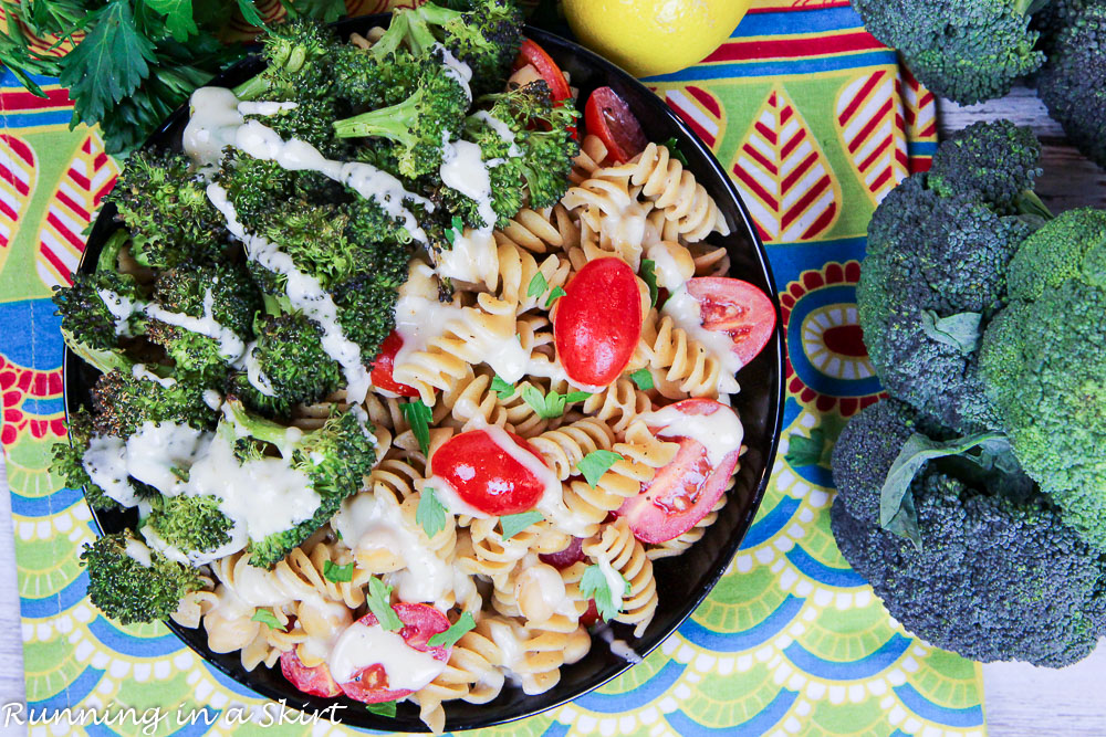 Healthy, Vegan Roasted Broccoli Pasta recipe with tahini dressing / Running in a Skirt