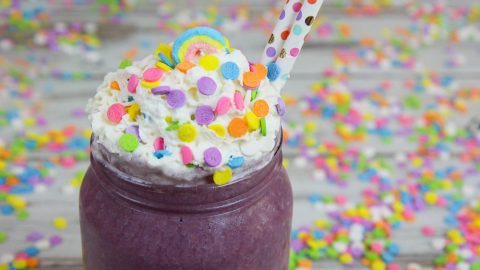 Healthy Unicorn Smoothie recipe -- fun Unicorn Drink! / Running in a Skirt