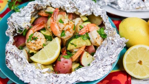 Fast Healthy Grilled Shrimp in Foil Recipe - healthier and sausage free twist on a low country boil! / Running in a Skirt