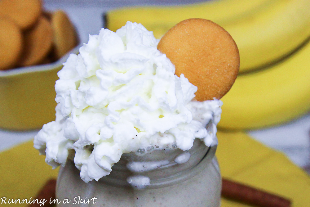 Easy & Healthy Banana Pudding Smoothie recipe that tastes like a banana pudding shake.