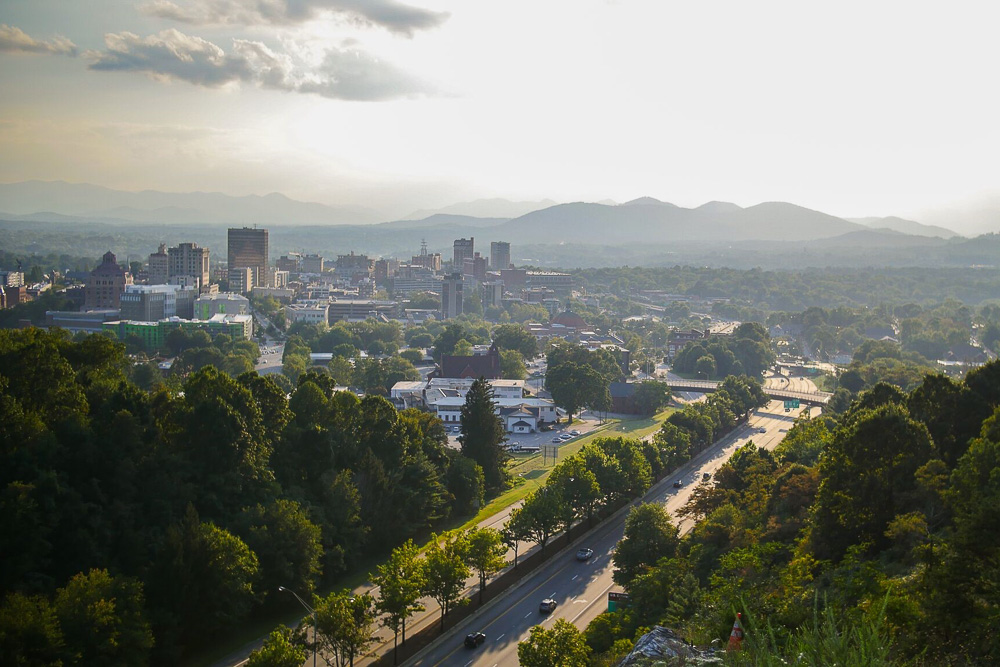 10 Reasons the Asheville Running Experience is Freaking Awesome / Running in a Skirt