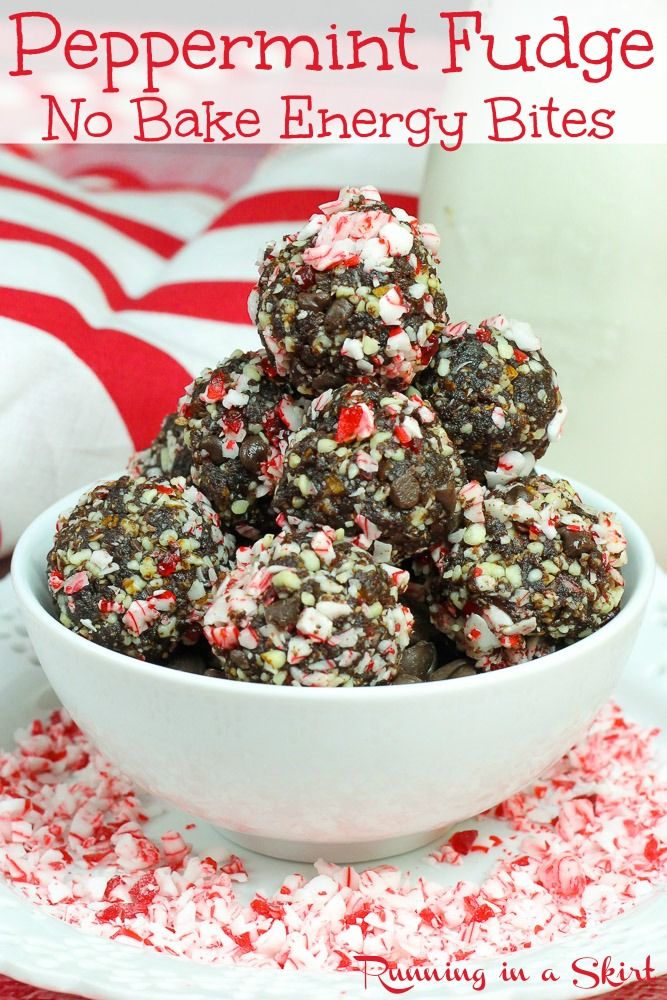 Healthy Peppermint Fudge No Bake Energy Bites recipe. Easy, clean eating chocolate holiday recipe with dates! Raw natural sweetness without added sugar. A healthy Christmas cookie idea! / Running in a Skirt via @juliewunder