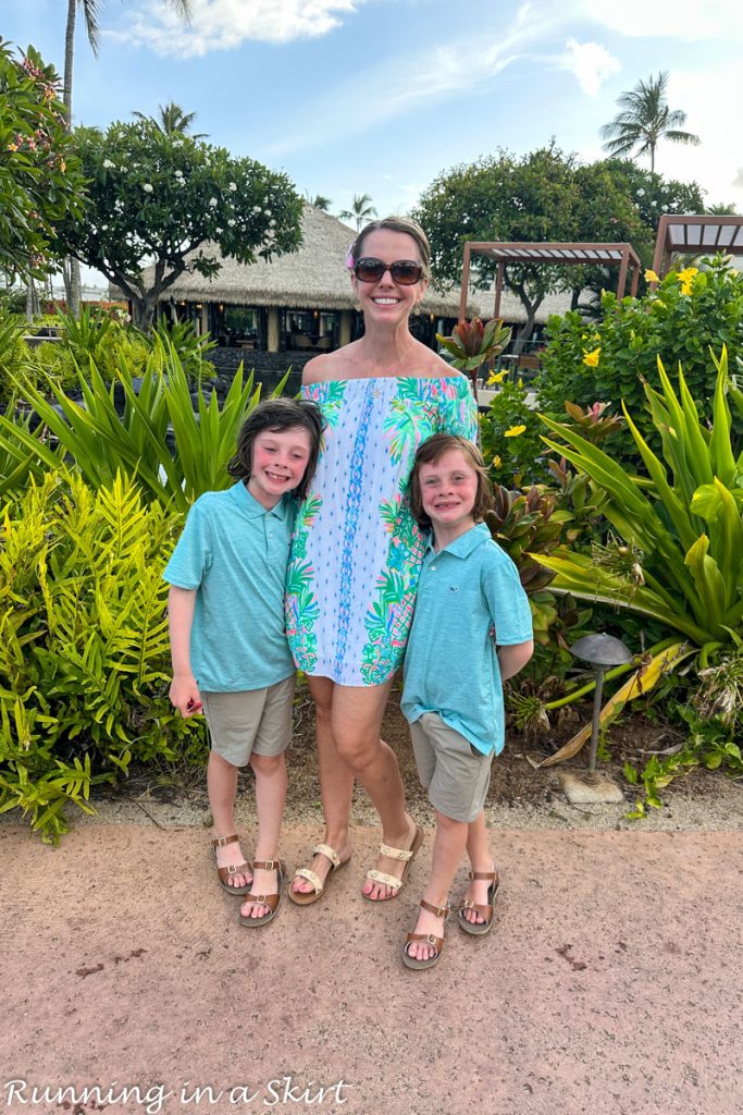 Best Kauai Restaurants Mom dining out at Tidepools