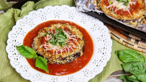 Baked Eggplant Slices with Tomato Sauce / Running in a Skirt