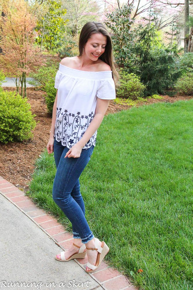 Embroidered white and navy top from Old Navy via @juliewunder